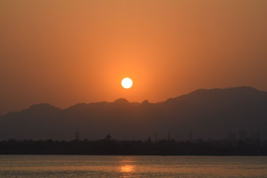 长沙乾道湘江湾：新山水方法论的地景叙事实践