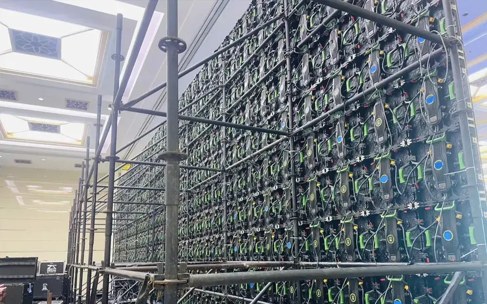 配图